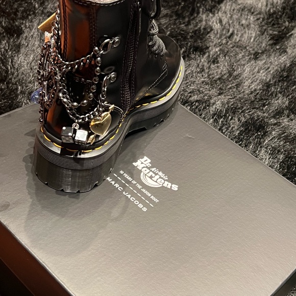 Marc Jacobs X Dr. Marten - Picture 2 of 10